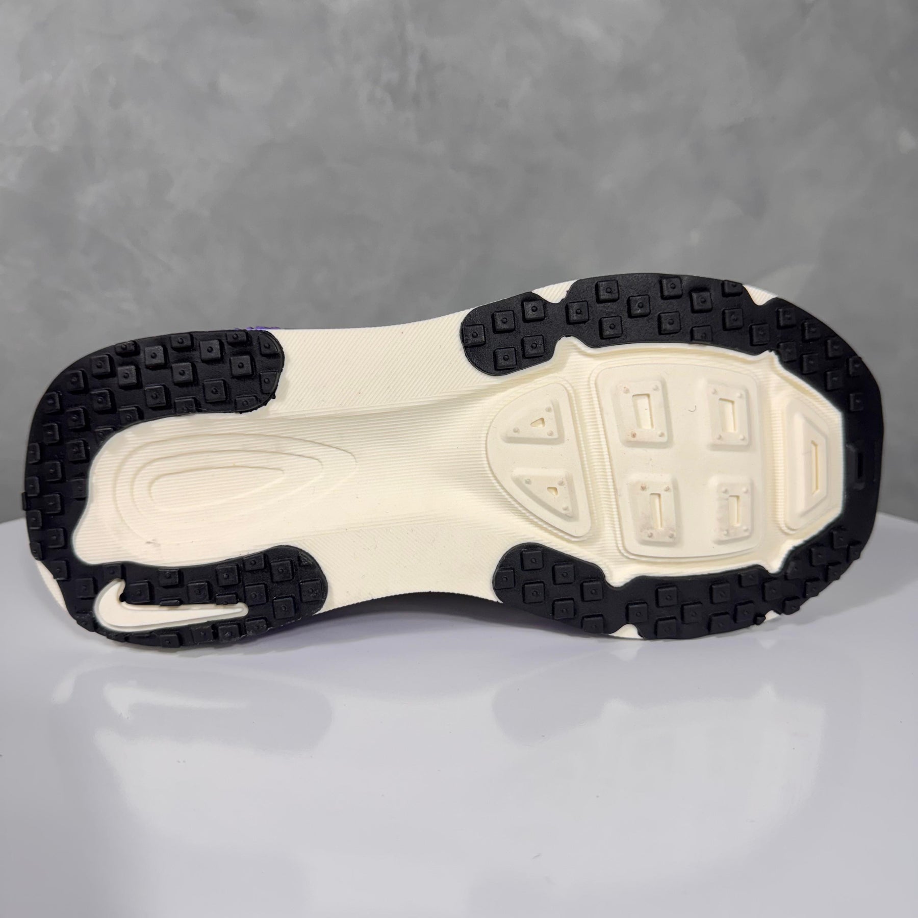 Tênis Feminino Vomero 18 Premium