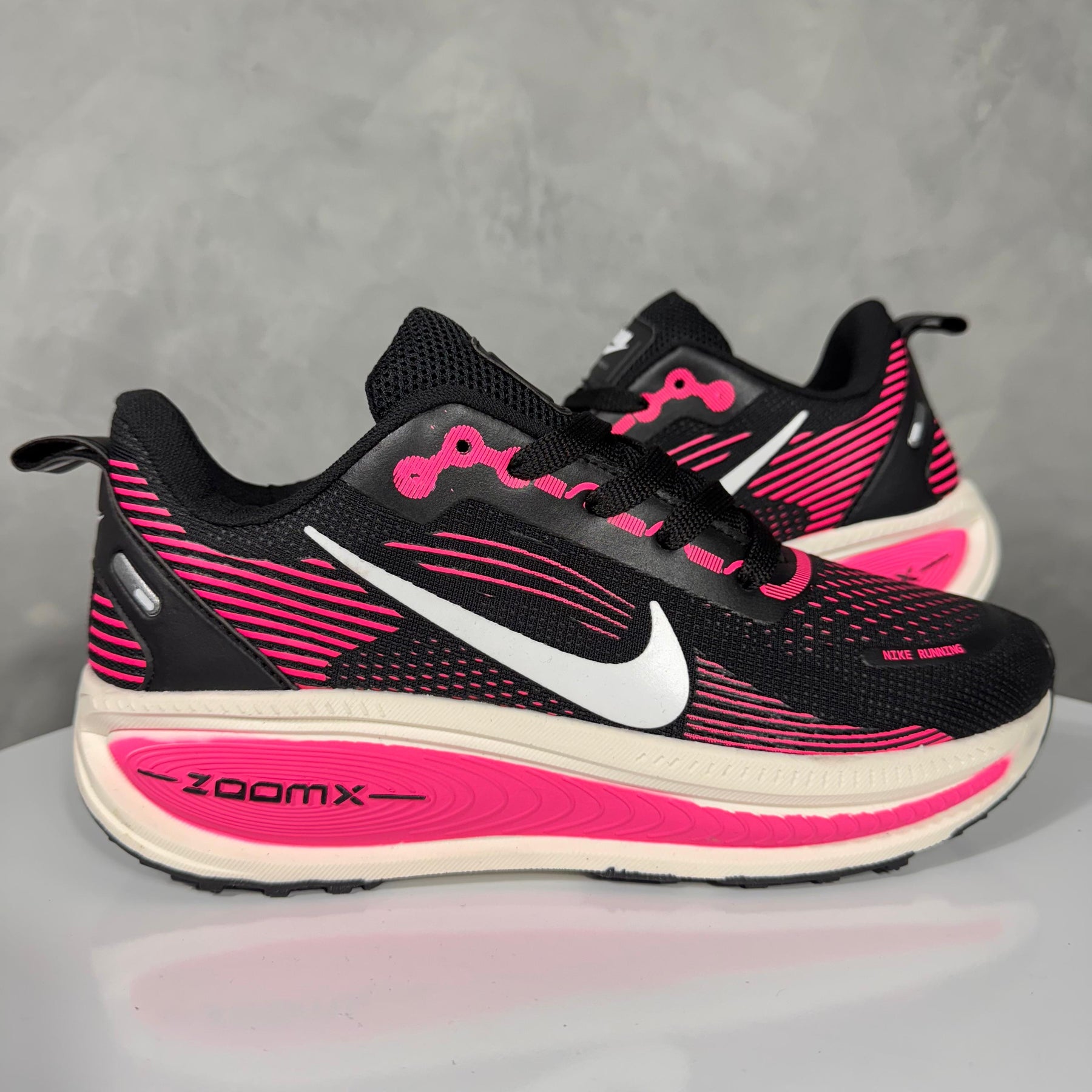 Tênis Feminino Vomero 18 Premium