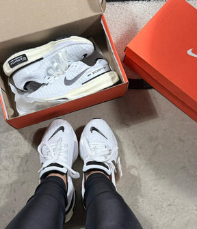 Tênis Unissex Nike Zoom Invencible Run Premium